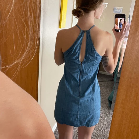 Denim strappy keyhole dress - Picture 2 of 5
